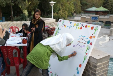 برپایی کارگاه تصویرسازی ونقاشی برای کودکان در حاشیه نمایشگاه دانه آب